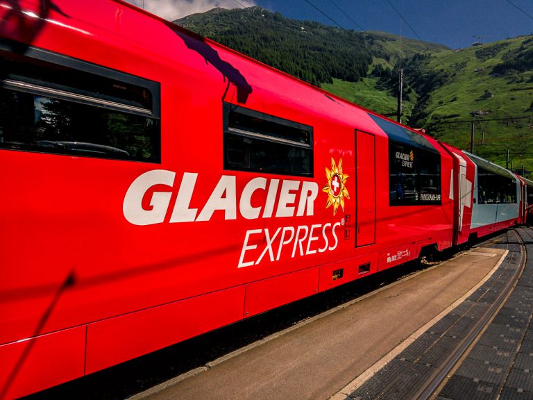 Glacier Express von Zermatt nach St. Moritz Fahrplan, Tickets, Tipps ZRB